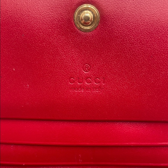 Gucci Scarlet Embossed wallet - Picture 3 of 8